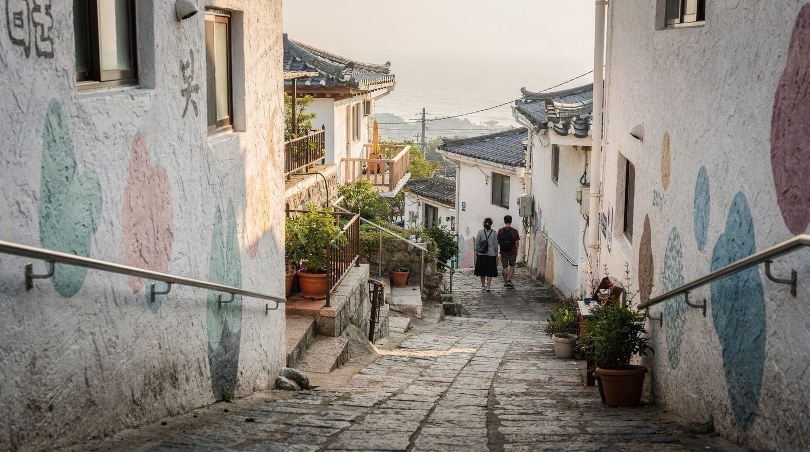 Gamcheon vs Huinnyeoul: two culture villages, two very different experiences